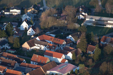 Vue aérienne de Bar à vin Vogler à le quartier Heuchelheim in Heuchelheim-Klingen dans le département Rhénanie-Palatinat, Allemagne