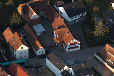 Quartier Heuchelheim in Heuchelheim-Klingen dans le département Rhénanie-Palatinat, Allemagne d'en haut