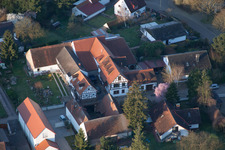 Vue oblique de Bar à vin Vogler à le quartier Heuchelheim in Heuchelheim-Klingen dans le département Rhénanie-Palatinat, Allemagne