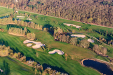 Image drone de Golf Course Landgut Dreihof - GOLF absolu le matin à le quartier Dreihof in Essingen dans le département Rhénanie-Palatinat, Allemagne