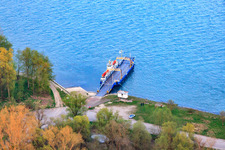 Vue aérienne de Ferry du Rhin de Leimersheim à Leopoldshafen à Leimersheim dans le département Rhénanie-Palatinat, Allemagne