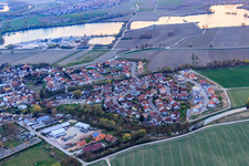 À Niederhorst à Leimersheim dans le département Rhénanie-Palatinat, Allemagne d'en haut