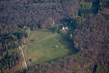 Vue d'oiseau de Nehwiller-près-Wœrth dans le département Bas Rhin, France