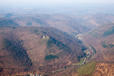 Vue aérienne de Niederbronn-les-Bains dans le département Bas Rhin, France