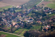 Vue d'oiseau de Soultz-sous-Forêts dans le département Bas Rhin, France