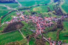 Vue aérienne de Vue du village depuis l'ouest à le quartier Roth in Römhild dans le département Thuringe, Allemagne