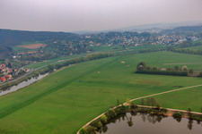 Vue aérienne de Aéroport Lichtenfels (EDQL) à le quartier Kösten in Lichtenfels dans le département Bavière, Allemagne