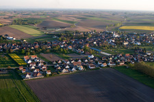 Niederlauterbach dans le département Bas Rhin, France vu d'un drone