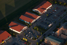Enregistrement par drone de Centres commerciaux à le quartier Neulauterburg in Berg dans le département Rhénanie-Palatinat, Allemagne