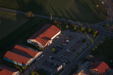 Image drone de Centres commerciaux à le quartier Neulauterburg in Berg dans le département Rhénanie-Palatinat, Allemagne