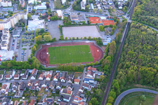 Vue aérienne de Terrains de sport à la piscine couverte de Wörth et au Tennis Club Wörth eV à Wörth am Rhein dans le département Rhénanie-Palatinat, Allemagne