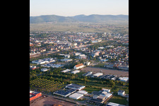 Vue aérienne de Quartier Queichheim in Landau in der Pfalz dans le département Rhénanie-Palatinat, Allemagne