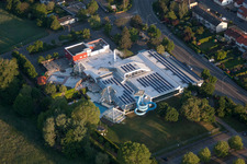 Photographie aérienne de Piscine intérieure et extérieure LaOla à le quartier Queichheim in Landau in der Pfalz dans le département Rhénanie-Palatinat, Allemagne