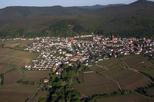 Quartier Königsbach in Neustadt an der Weinstraße dans le département Rhénanie-Palatinat, Allemagne vue d'en haut