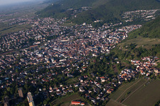 Neustadt an der Weinstraße dans le département Rhénanie-Palatinat, Allemagne depuis l'avion