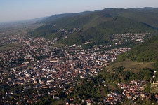 Neustadt an der Weinstraße dans le département Rhénanie-Palatinat, Allemagne vue du ciel