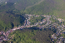 Photographie aérienne de Quartier Hambach an der Weinstraße in Neustadt an der Weinstraße dans le département Rhénanie-Palatinat, Allemagne