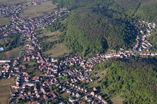 Photographie aérienne de Vignobles dans le quartier de Hambach à le quartier Hambach an der Weinstraße in Neustadt an der Weinstraße dans le département Rhénanie-Palatinat, Allemagne