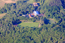 Vue aérienne de École de sport Edenkoben et Association de football du sud-ouest de l'Allemagne eV à Edenkoben dans le département Rhénanie-Palatinat, Allemagne