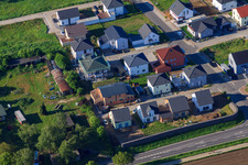 Nouvelle zone de développement à Holderbusch vue du nord à Minfeld dans le département Rhénanie-Palatinat, Allemagne vue d'en haut