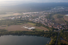 Vue d'oiseau de Quartier Leopoldshafen in Eggenstein-Leopoldshafen dans le département Bade-Wurtemberg, Allemagne