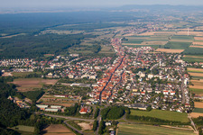 Photographie aérienne de Vue sur les rues du long Rhin, principales et de la Sarre à travers Kandel à Kandel dans le département Rhénanie-Palatinat, Allemagne