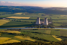 Centrale nucléaire à le quartier Grohnde in Emmerthal dans le département Basse-Saxe, Allemagne vue du ciel