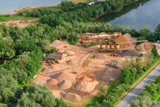 Vue aérienne de Durant-Weserkieswerk GmbH à le quartier Godelheim in Höxter dans le département Rhénanie du Nord-Westphalie, Allemagne