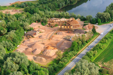 Photographie aérienne de Durant-Weserkieswerk GmbH à le quartier Godelheim in Höxter dans le département Rhénanie du Nord-Westphalie, Allemagne