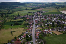 Vue aérienne de Du nord à le quartier Godelheim in Höxter dans le département Rhénanie du Nord-Westphalie, Allemagne