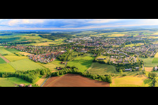 Vue aérienne de Panorama de la ville depuis le nord-est à Brakel dans le département Rhénanie du Nord-Westphalie, Allemagne