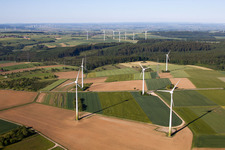 Vue aérienne de Parc éolien Haarbrück-Wortberg à le quartier Haarbrück in Beverungen dans le département Rhénanie du Nord-Westphalie, Allemagne
