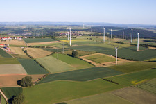 Parc éolien Haarbrück-Wortberg à le quartier Haarbrück in Beverungen dans le département Rhénanie du Nord-Westphalie, Allemagne d'en haut