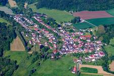 Vue aérienne de Du nord-est à le quartier Bruchhausen in Höxter dans le département Rhénanie du Nord-Westphalie, Allemagne