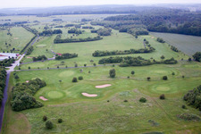 Vue aérienne de Terrain de golf du Golf Club Schweinfurt eV à le quartier Löffelsterz in Schonungen dans le département Bavière, Allemagne