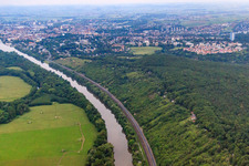 Vue aérienne de Maisons de week-end au-dessus du versant principal à Bismarckhöhe à Schweinfurt dans le département Bavière, Allemagne