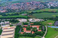 Vue aérienne de Caserne de l'ancien aérodrome américain à Geldersheim dans le département Bavière, Allemagne