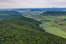 Vue aérienne de Vers la Saale franconienne à Euerdorf dans le département Bavière, Allemagne