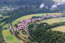 Vue aérienne de Les rives de la Saale franconienne à le quartier Morlesau in Hammelburg dans le département Bavière, Allemagne