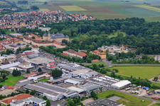 Vue aérienne de Zone industrielle Werneck avec wm meyer Fahrzeugbau AG à Werneck dans le département Bavière, Allemagne