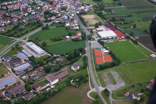 Vue aérienne de Terrain de tennis, complexe sportif TuS 1907 à Bergrheinfeld dans le département Bavière, Allemagne