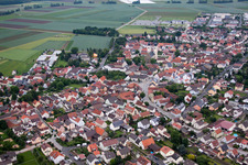 Vue aérienne de La découverte de la croix à Grafenrheinfeld dans le département Bavière, Allemagne