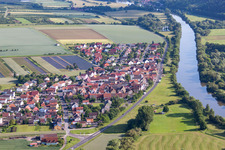 Vue oblique de Les rives du Main à le quartier Hirschfeld in Röthlein dans le département Bavière, Allemagne