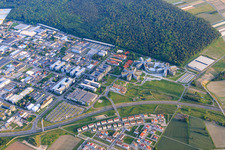 Vue oblique de Zone industrielle sur Dietmar-Hopp-Allee avec SAP SE à Walldorf dans le département Bade-Wurtemberg, Allemagne