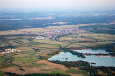 Quartier Hochstetten in Linkenheim-Hochstetten dans le département Bade-Wurtemberg, Allemagne du point de vue du drone