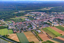 Vue aérienne de Du nord-est à Kandel dans le département Rhénanie-Palatinat, Allemagne