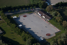 Vue aérienne de MSC Taifun, terrain de vélo-ball à le quartier Mörsch in Rheinstetten dans le département Bade-Wurtemberg, Allemagne