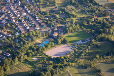 Vue aérienne de 1. Terrains de sport SV Mörsch eV à le quartier Mörsch in Rheinstetten dans le département Bade-Wurtemberg, Allemagne