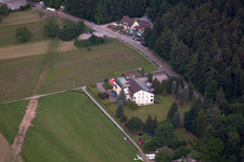 Vue aérienne de Schwann, Hôtel Adlerhof à le quartier Conweiler in Straubenhardt dans le département Bade-Wurtemberg, Allemagne