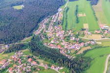 Vue aérienne de Waldstr à le quartier Naislach in Oberreichenbach dans le département Bade-Wurtemberg, Allemagne